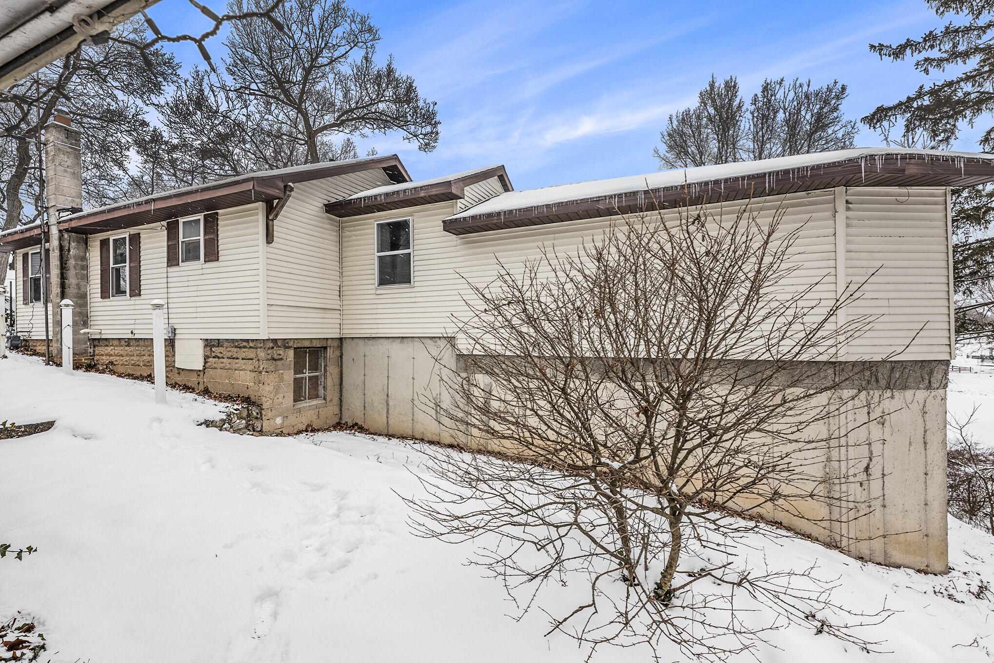 Battle Creek, Michigan 49017, United States, 2 Bedrooms Bedrooms, ,2 BathroomsBathrooms,Residential,Pending,79535