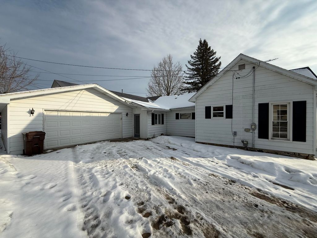 Photo of 210 N Queen Street, Nashville, MI 49073 (MLS # 26004944)