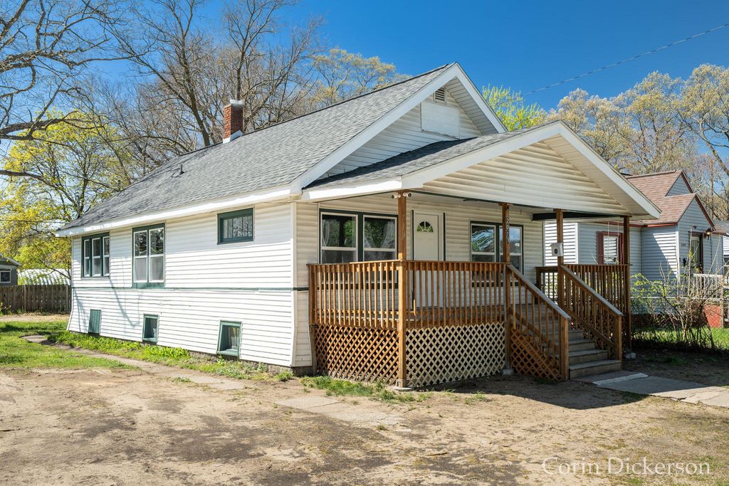 Photo of 2017 7th Street, Muskegon, MI 49444 (MLS # 26019305)