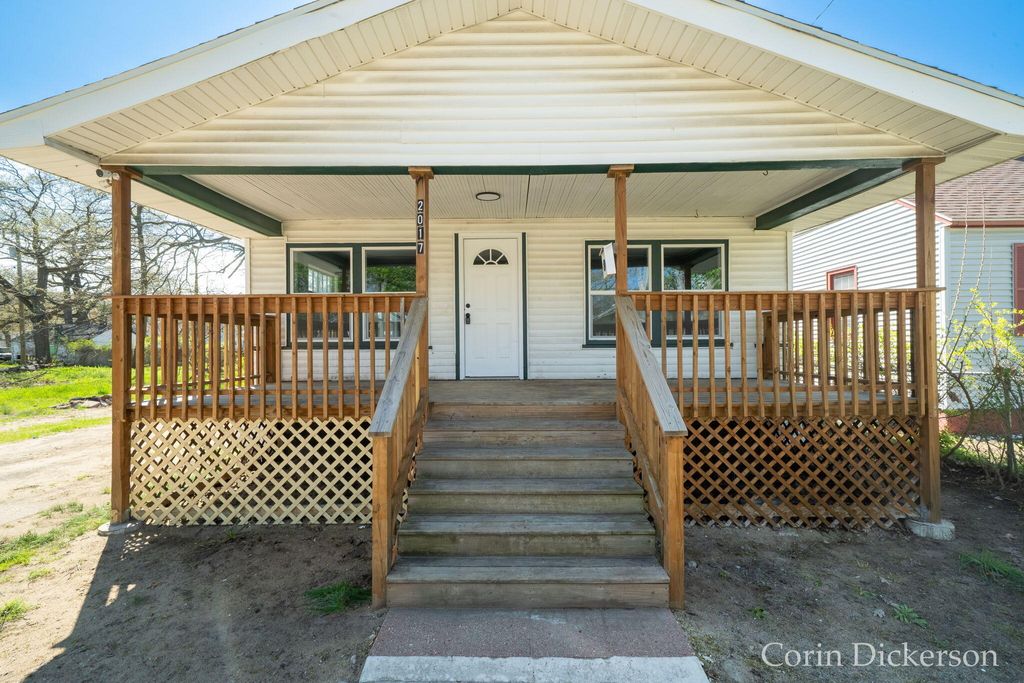 Photo of 2017 7th Street, Muskegon, MI 49444 (MLS # 26019305)
