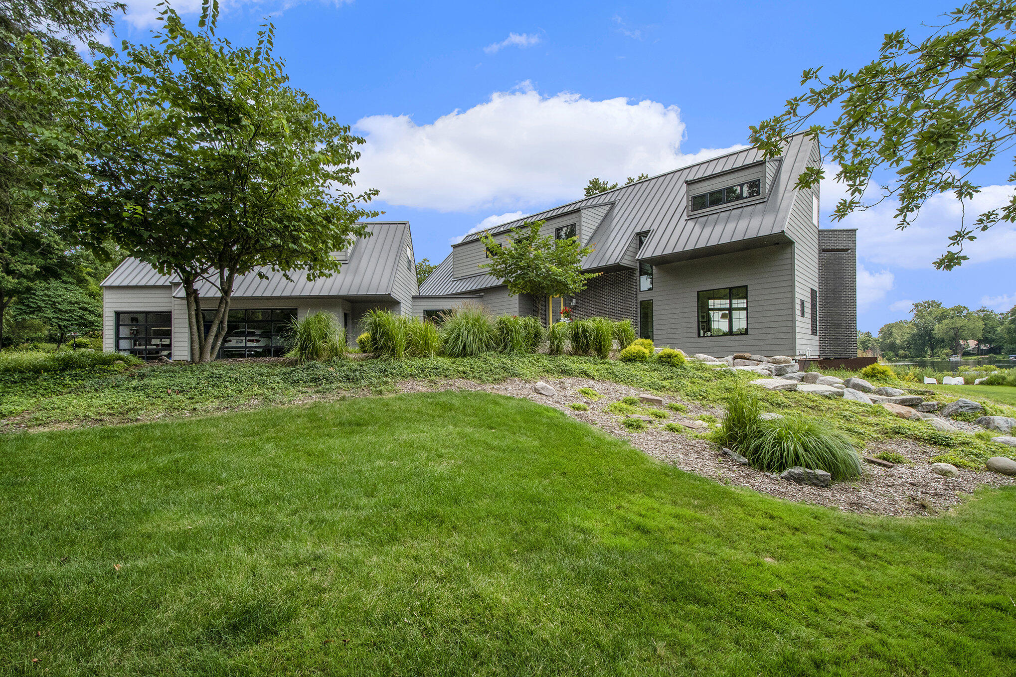 1950 Robinson Road SE