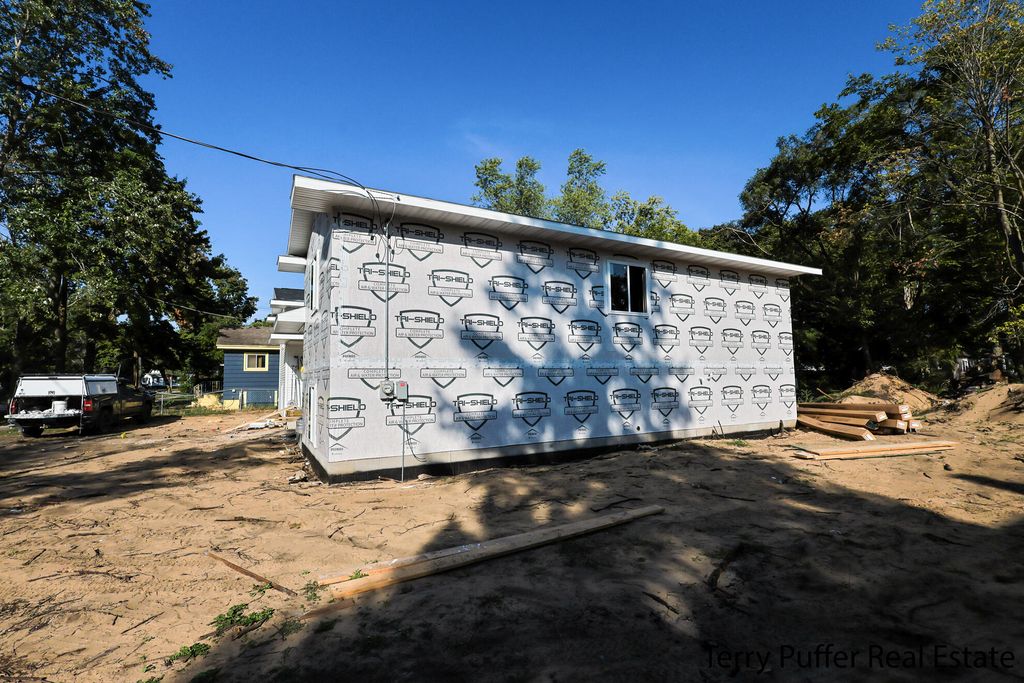 Photo of 438 E Isabella Avenue, Muskegon, MI 49442 (MLS # 25047763)