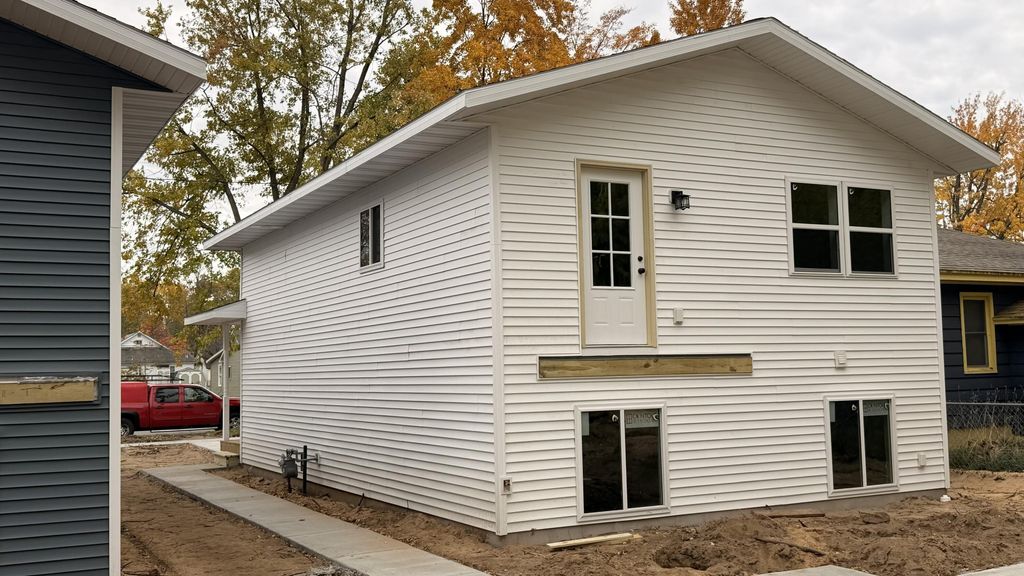 Photo of 438 E Isabella Avenue, Muskegon, MI 49442 (MLS # 25047763)