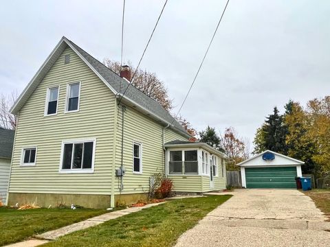 Photo of 159 Jackson Street, Manistee, MI 49660 (MLS # 25057607)