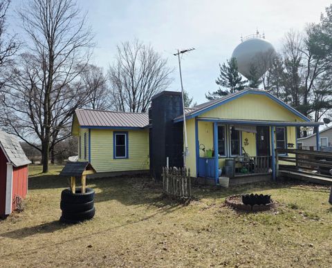 48 N North Street, White Cloud, MI 49349 - MLS#: 25007736