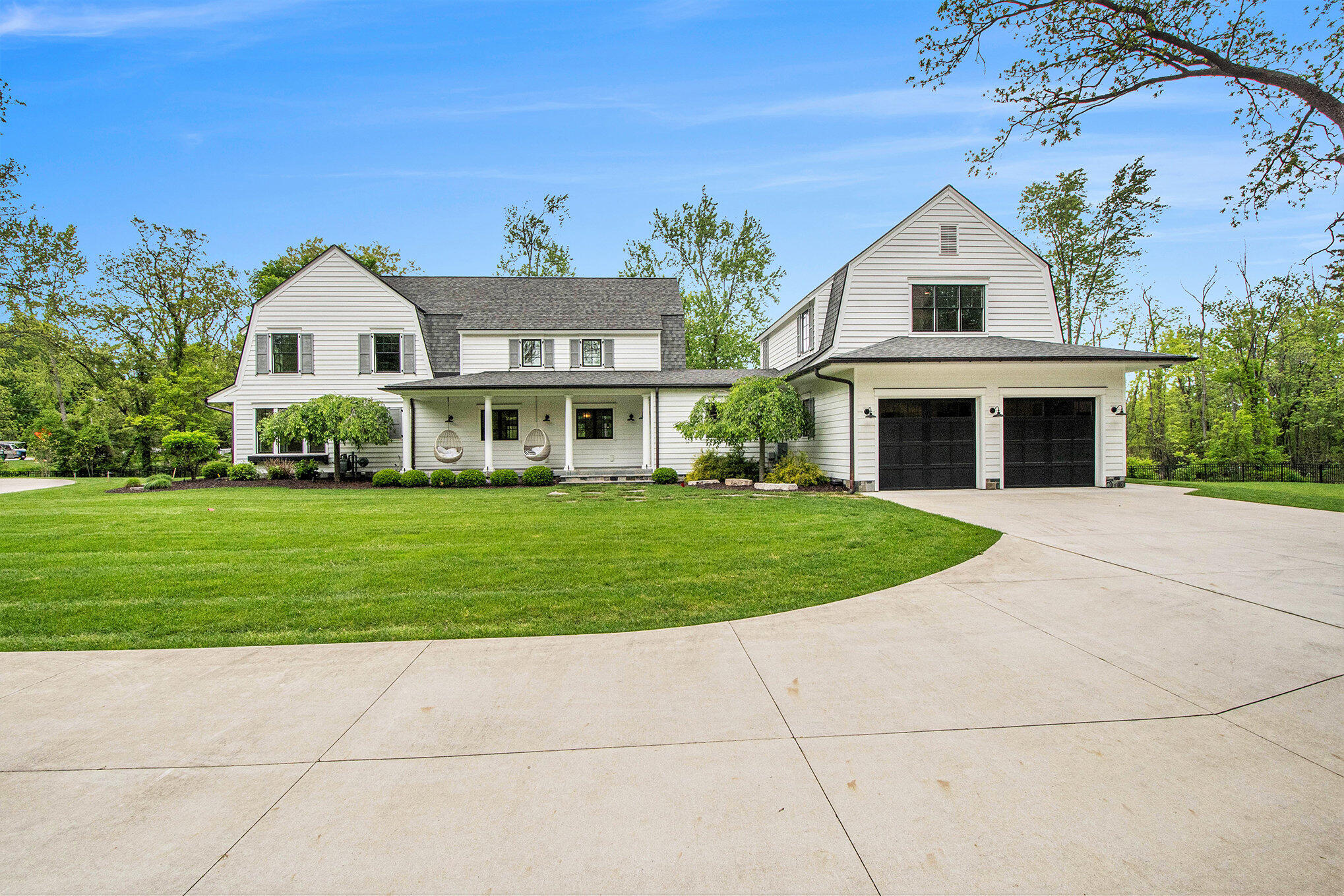 310 Lakeside Drive SE