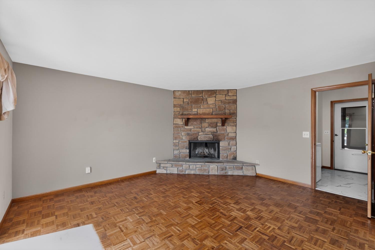 Listing 24