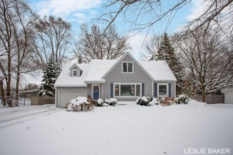 Photo of 943 College Avenue, Holland, MI 49423 (MLS # 25060434)