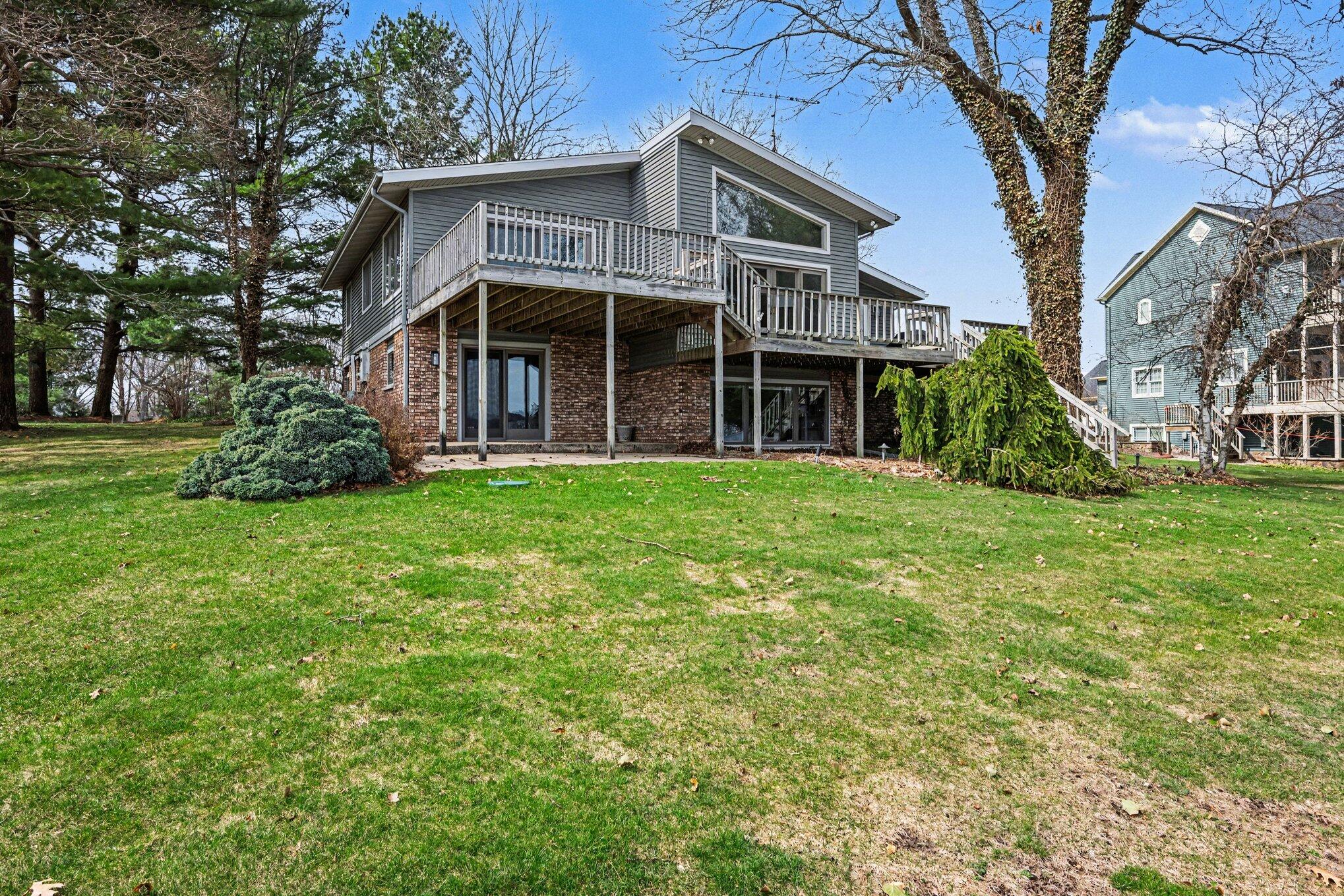 7025 Eagle Hts Drive