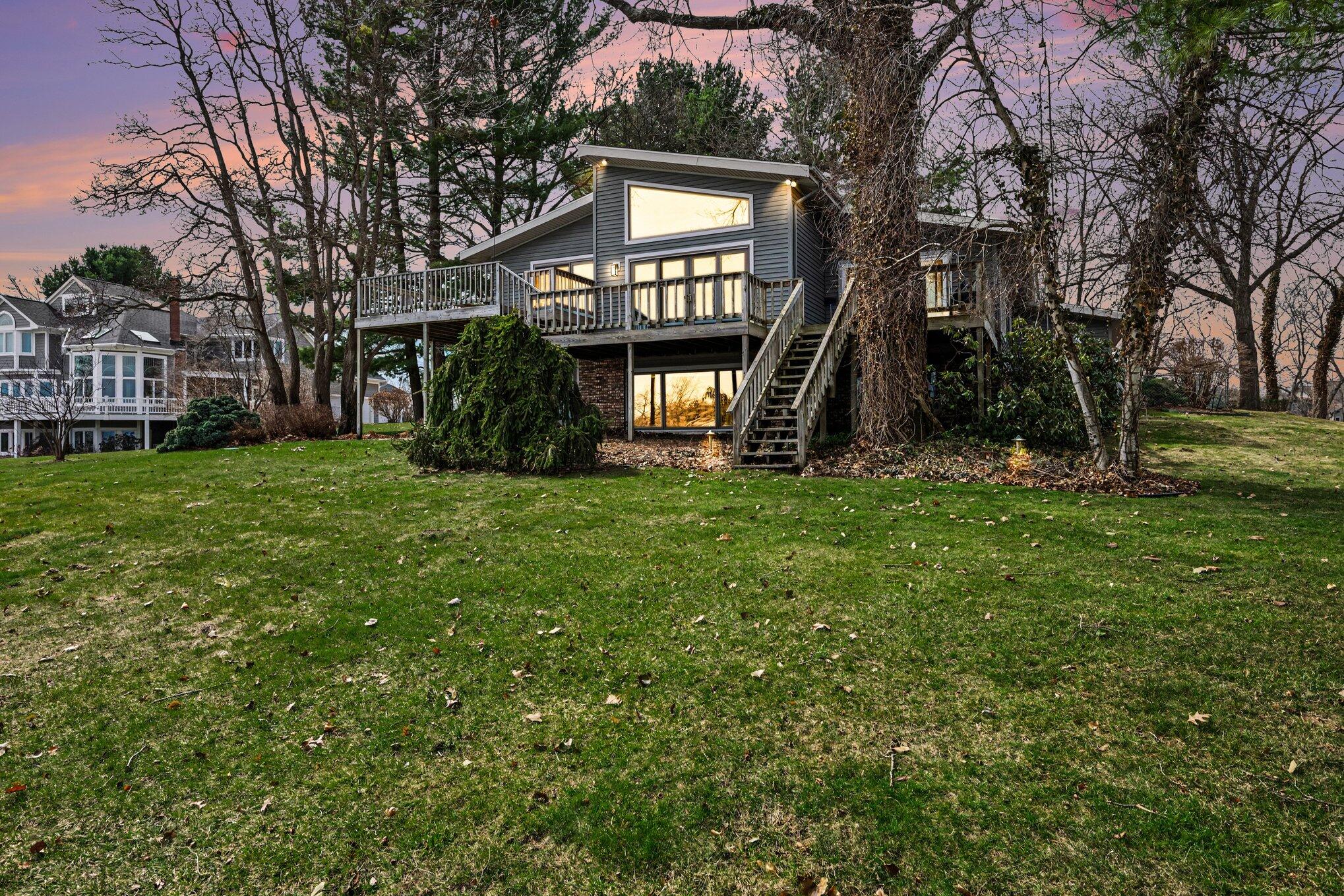 7025 Eagle Hts Drive