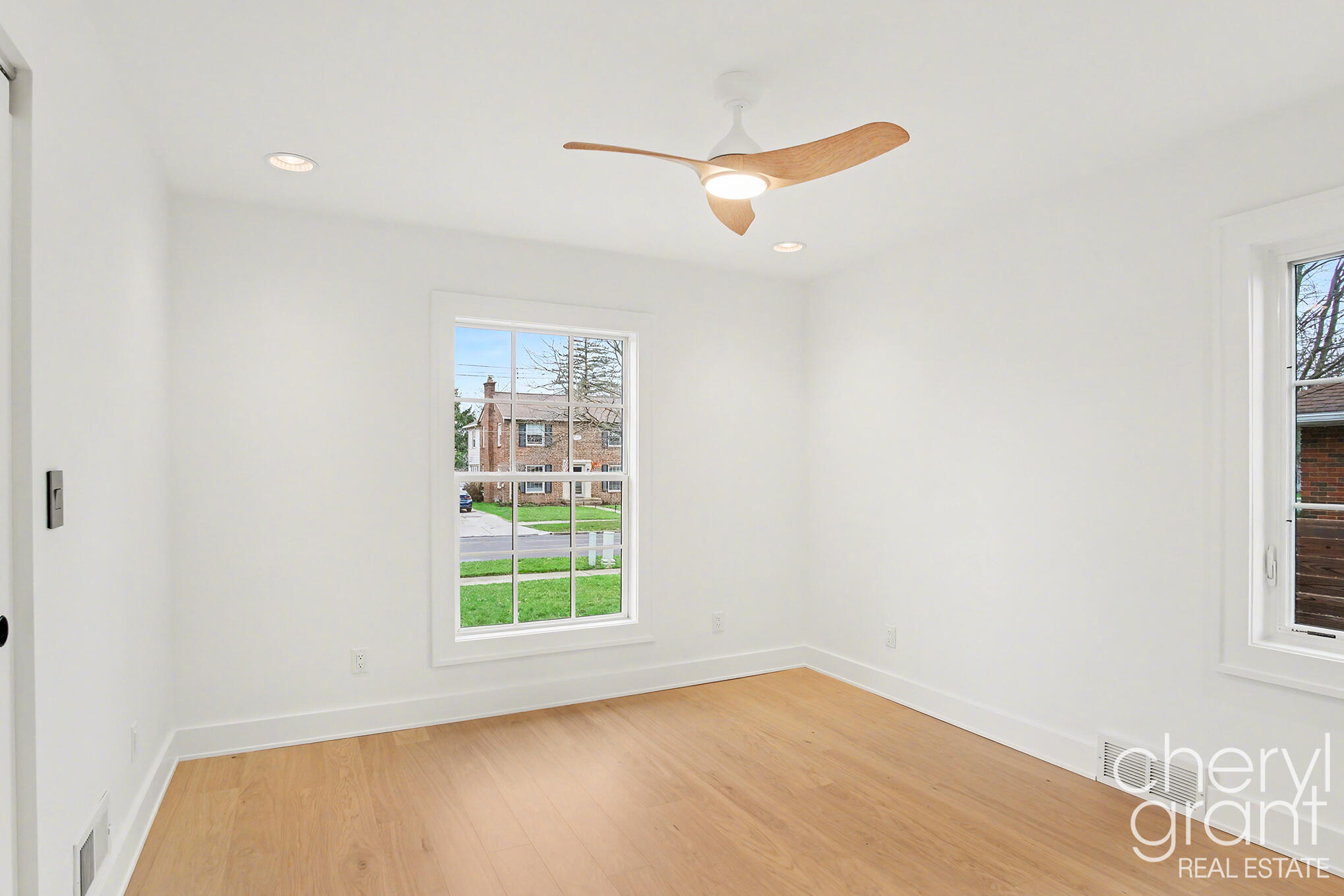 Grand Rapids, Michigan, 49506, United States, 5 Bedrooms Bedrooms, ,5 BathroomsBathrooms,Residential,Active,2037535