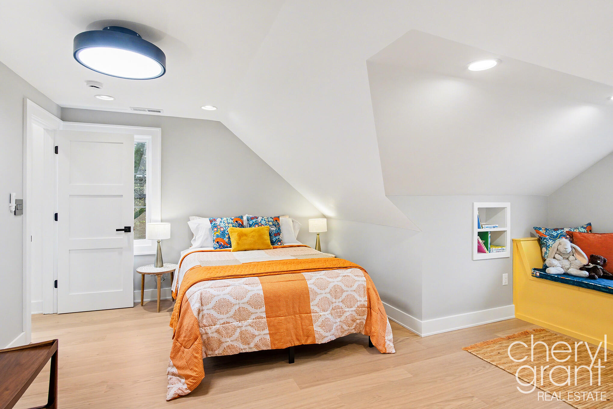 Grand Rapids, Michigan, 49506, United States, 5 Bedrooms Bedrooms, ,5 BathroomsBathrooms,Residential,Active,2037535