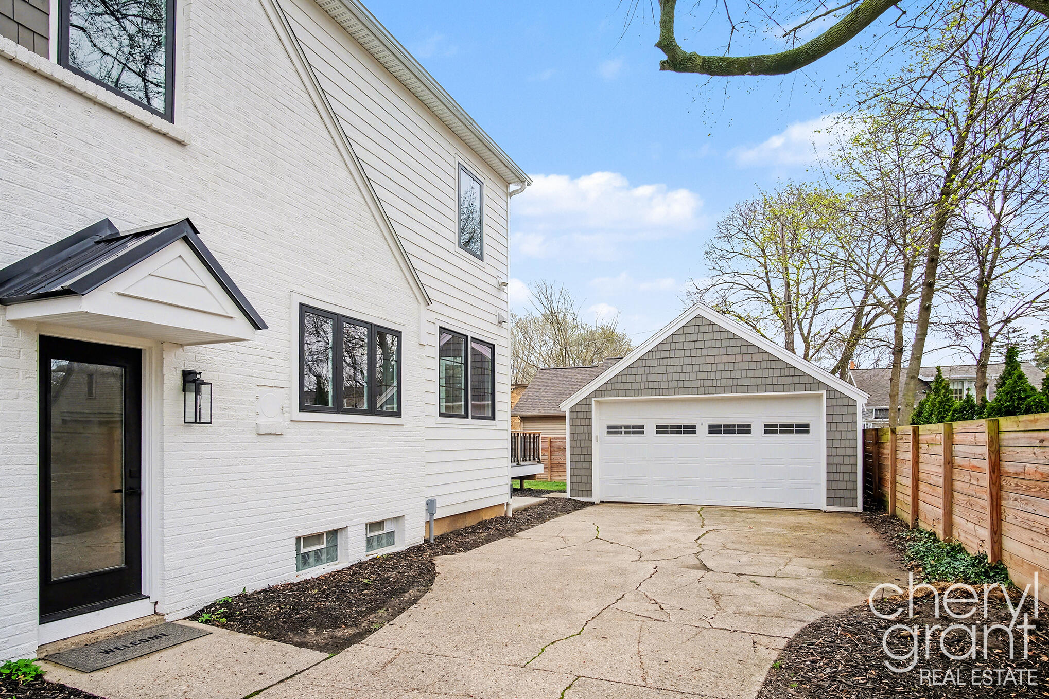 Grand Rapids, Michigan, 49506, United States, 5 Bedrooms Bedrooms, ,5 BathroomsBathrooms,Residential,Active,2037535