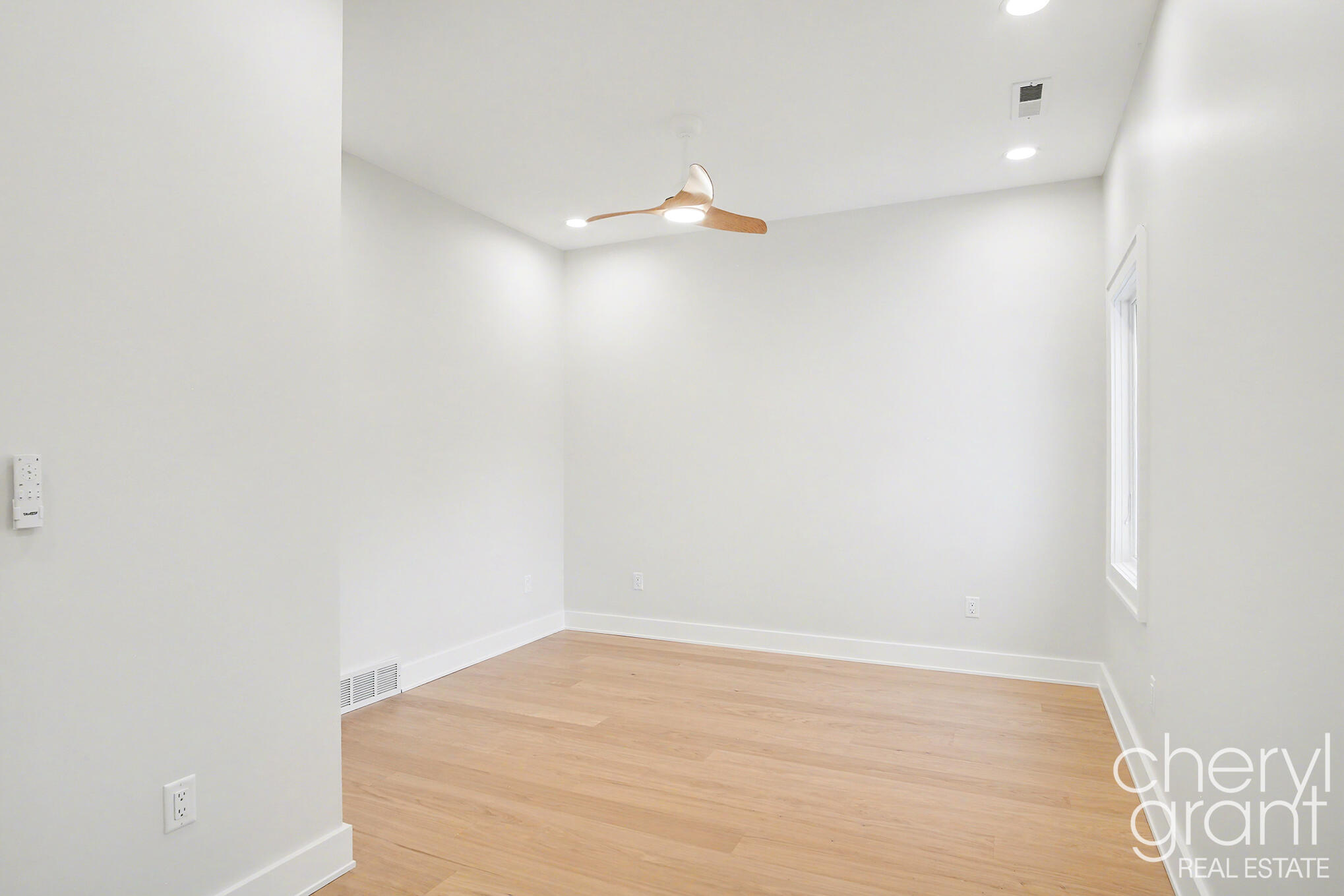 Grand Rapids, Michigan, 49506, United States, 5 Bedrooms Bedrooms, ,5 BathroomsBathrooms,Residential,Active,2037535