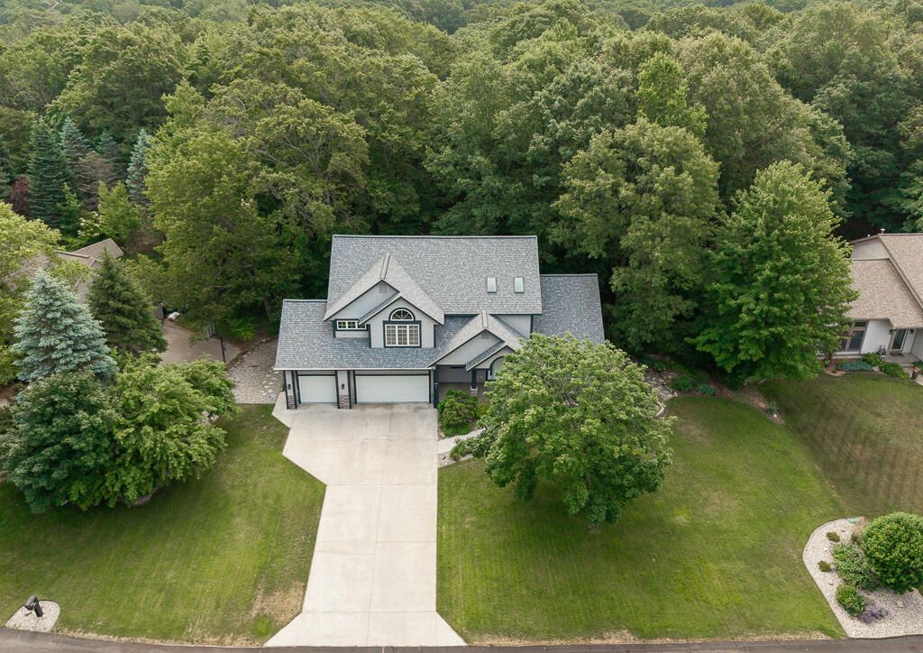 Photo of 18716 Sioux Drive, Spring Lake, MI 49456 (MLS # 25045385)