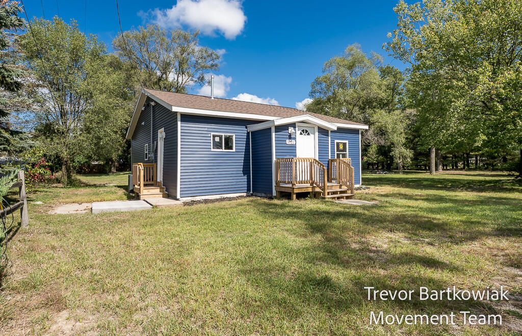 Photo of 5122 Rose Avenue, Muskegon, MI 49442 (MLS # 25049622)