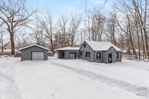 Photo of 1724 Harding Street NW, Grand Rapids, MI 49544 (MLS # 26002346)
