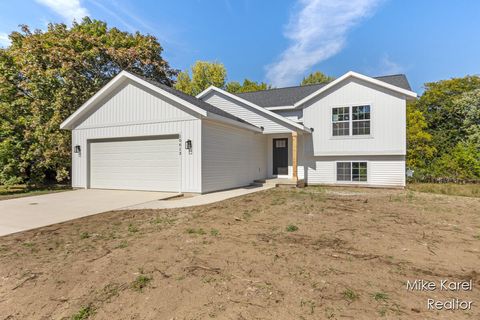 Photo of 10613 68th Avenue, Allendale, MI 49401 (MLS # 25052031)
