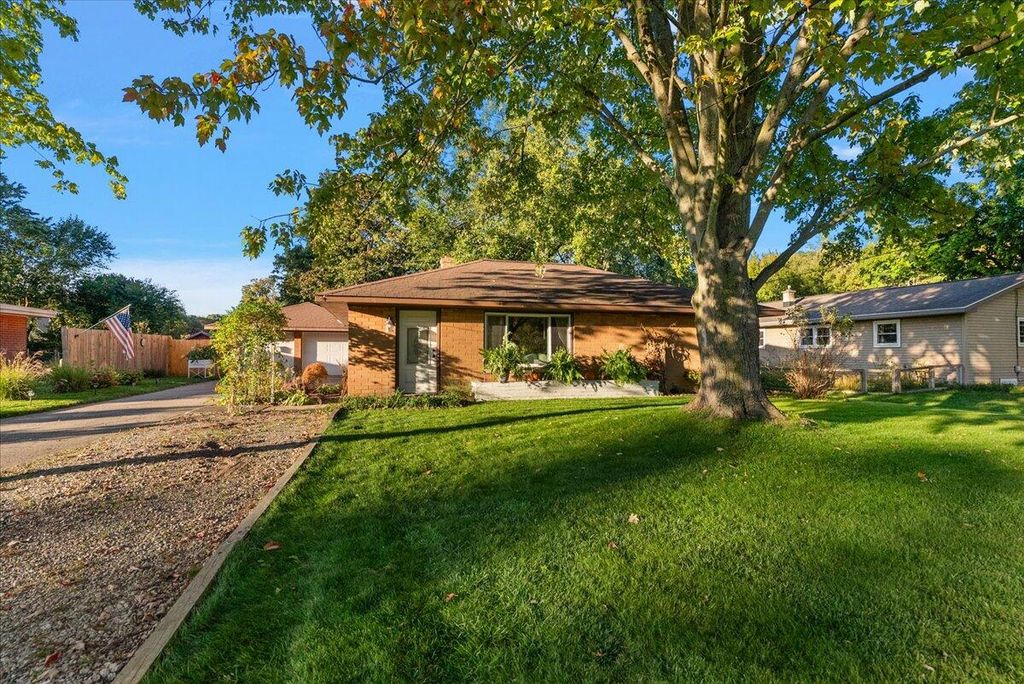 Photo of 14145 Carol Street, Holland, MI 49424 (MLS # 25052183)