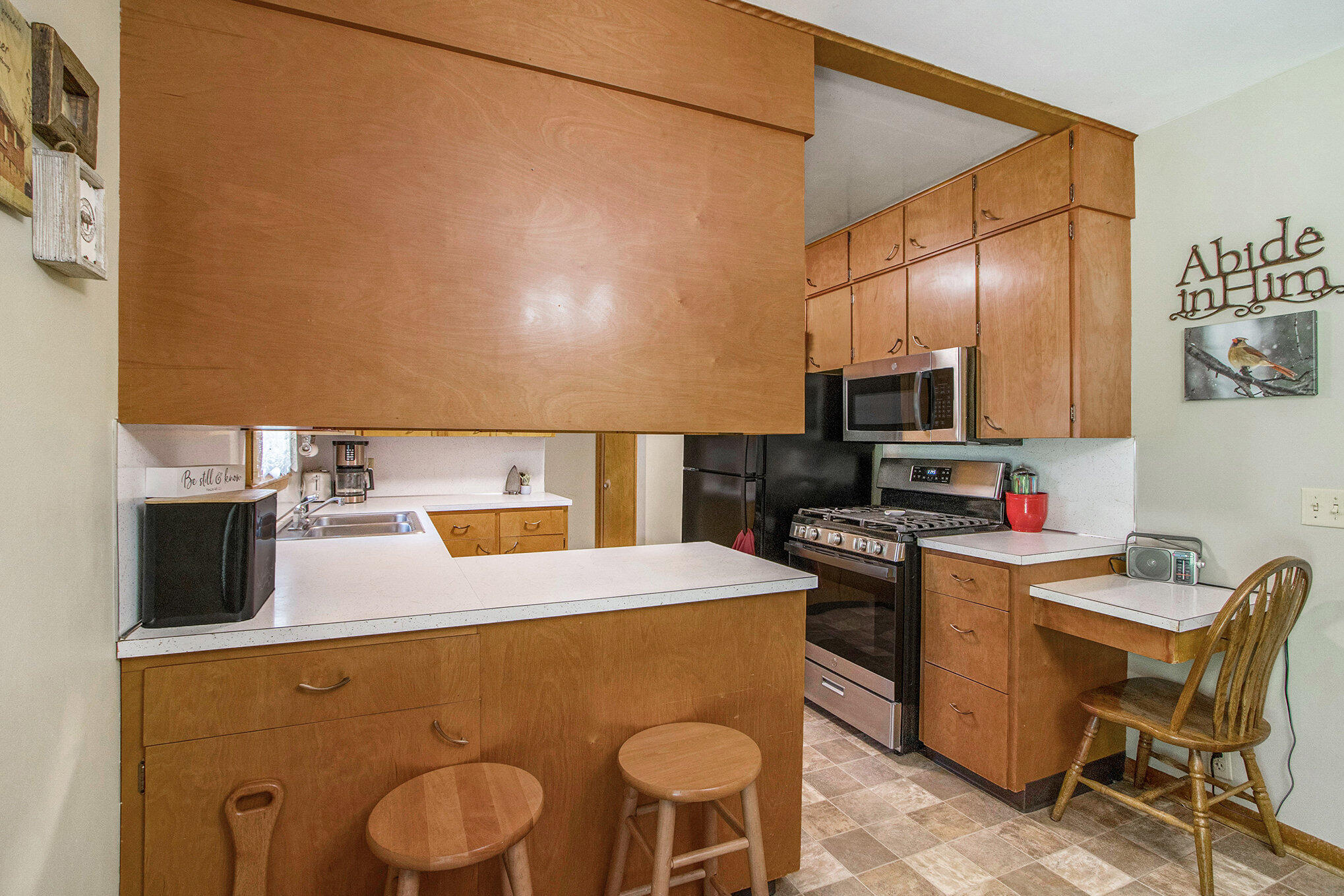 Kalamazoo, Michigan 49048, United States, 4 Bedrooms Bedrooms, ,3 BathroomsBathrooms,Residential,Pending,152376