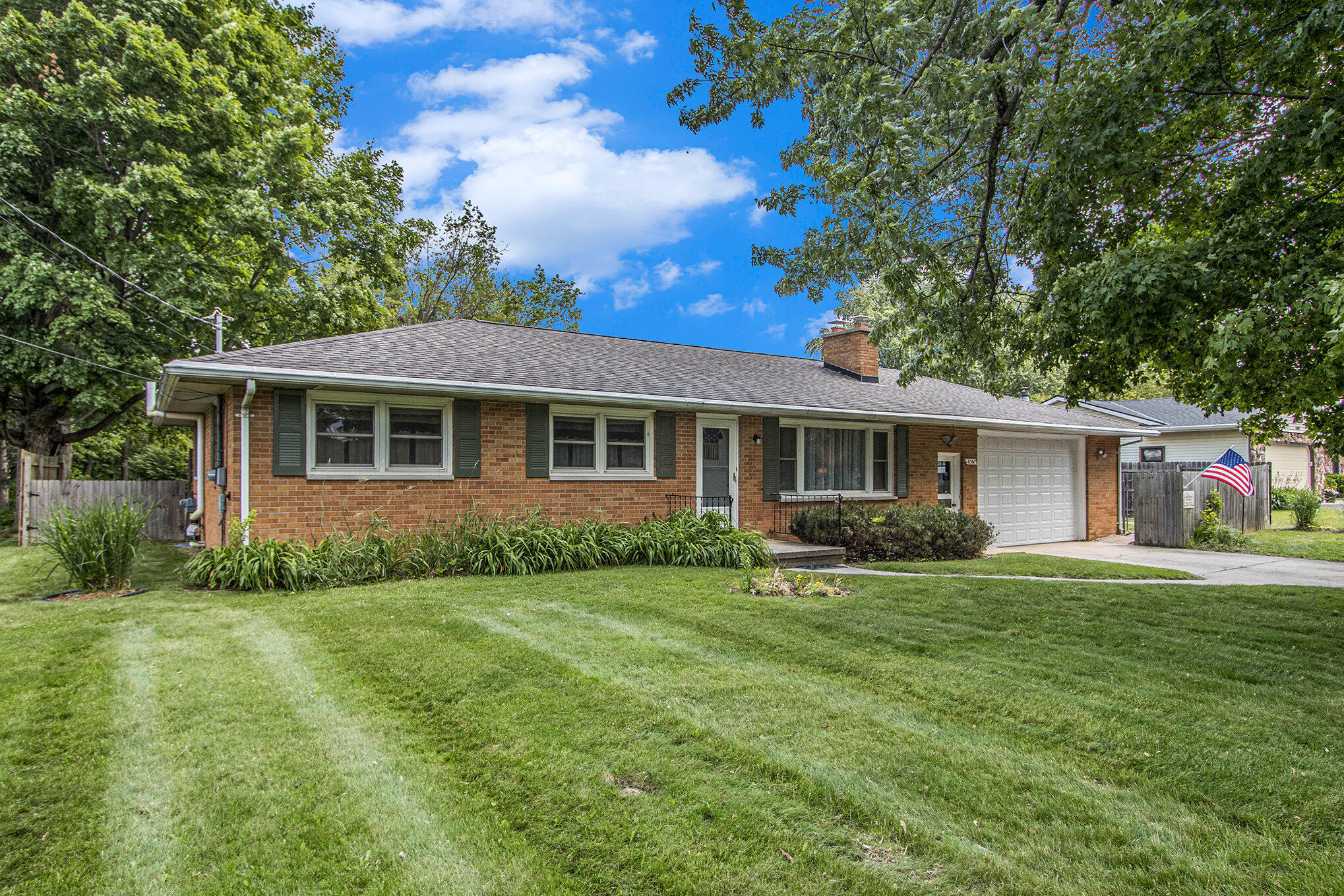 Kalamazoo, Michigan 49048, United States, 4 Bedrooms Bedrooms, ,3 BathroomsBathrooms,Residential,Pending,152376