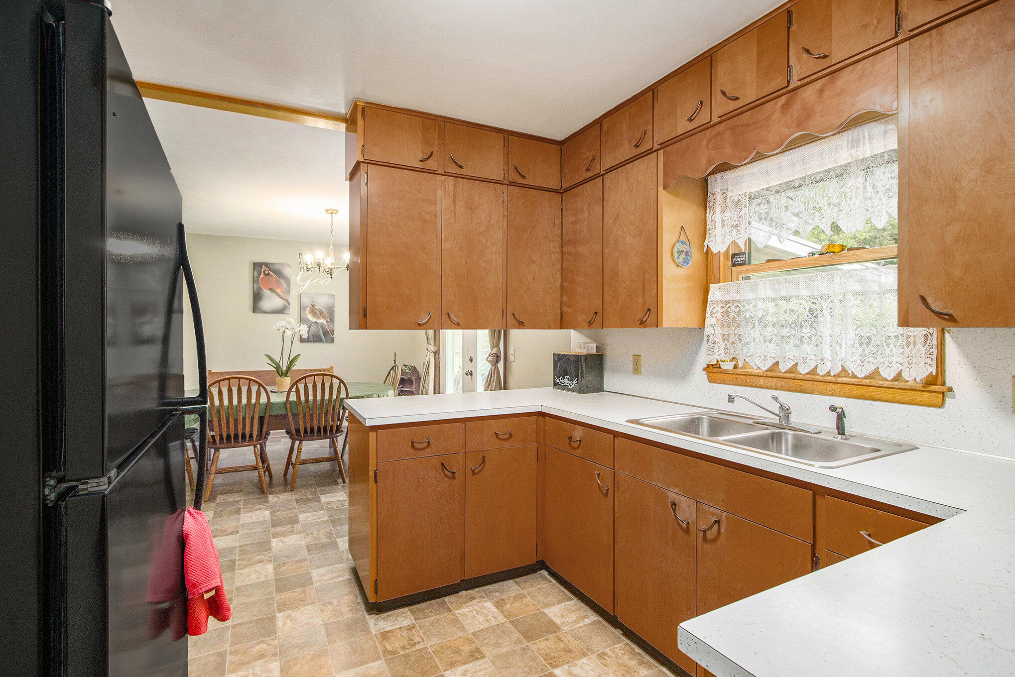 Kalamazoo, Michigan 49048, United States, 4 Bedrooms Bedrooms, ,3 BathroomsBathrooms,Residential,Pending,152376