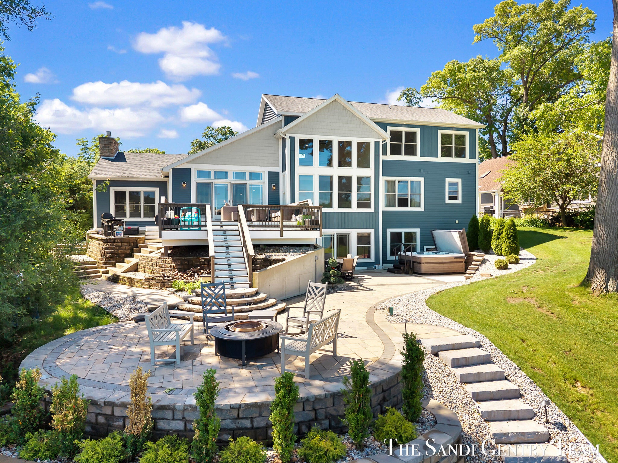 7 Circle Drive