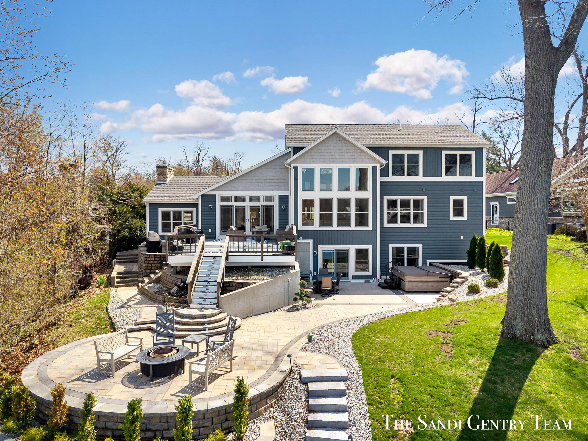 Fruitport, Michigan, 49415, United States, 4 Bedrooms Bedrooms, ,4 BathroomsBathrooms,Residential,Active,2041724