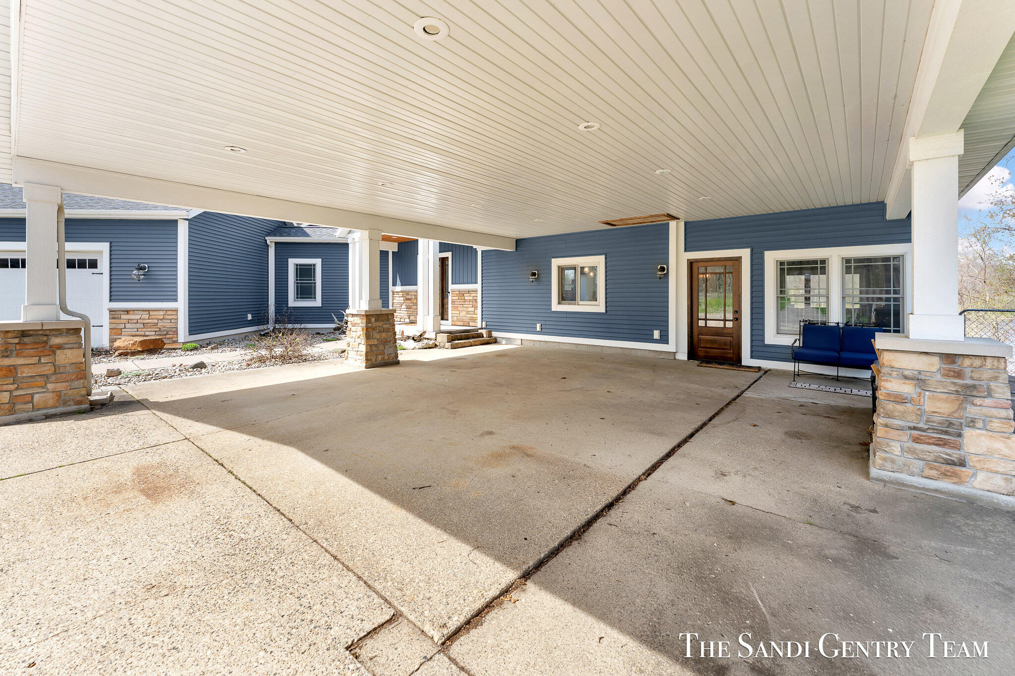 Fruitport, Michigan, 49415, United States, 4 Bedrooms Bedrooms, ,4 BathroomsBathrooms,Residential,Active,2041724
