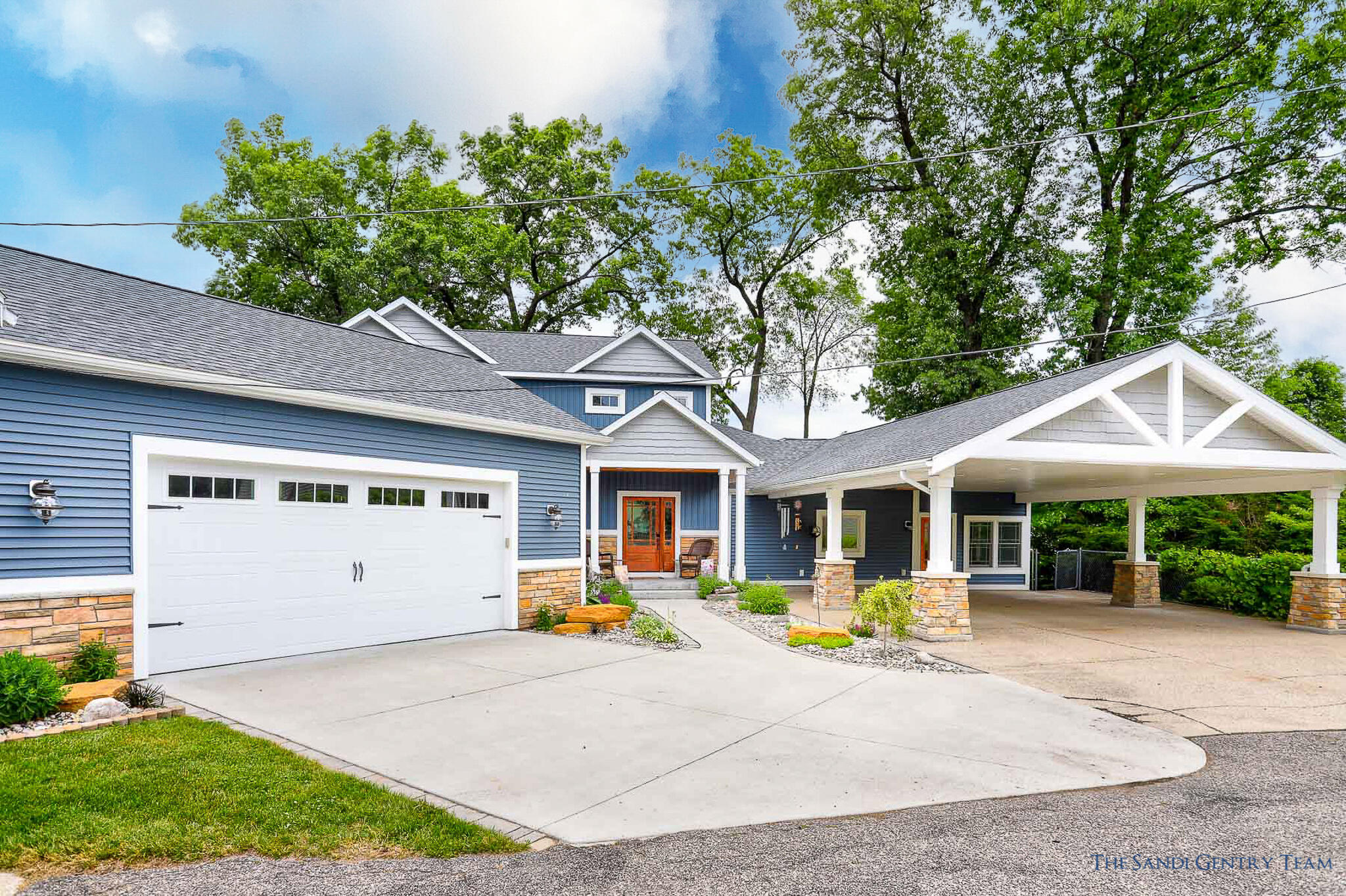 Fruitport, Michigan, 49415, United States, 4 Bedrooms Bedrooms, ,4 BathroomsBathrooms,Residential,Active,2041724