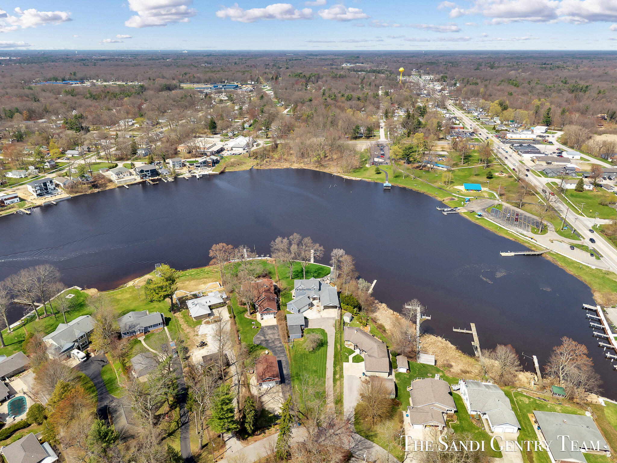 Fruitport, Michigan, 49415, United States, 4 Bedrooms Bedrooms, ,4 BathroomsBathrooms,Residential,Active,2041724