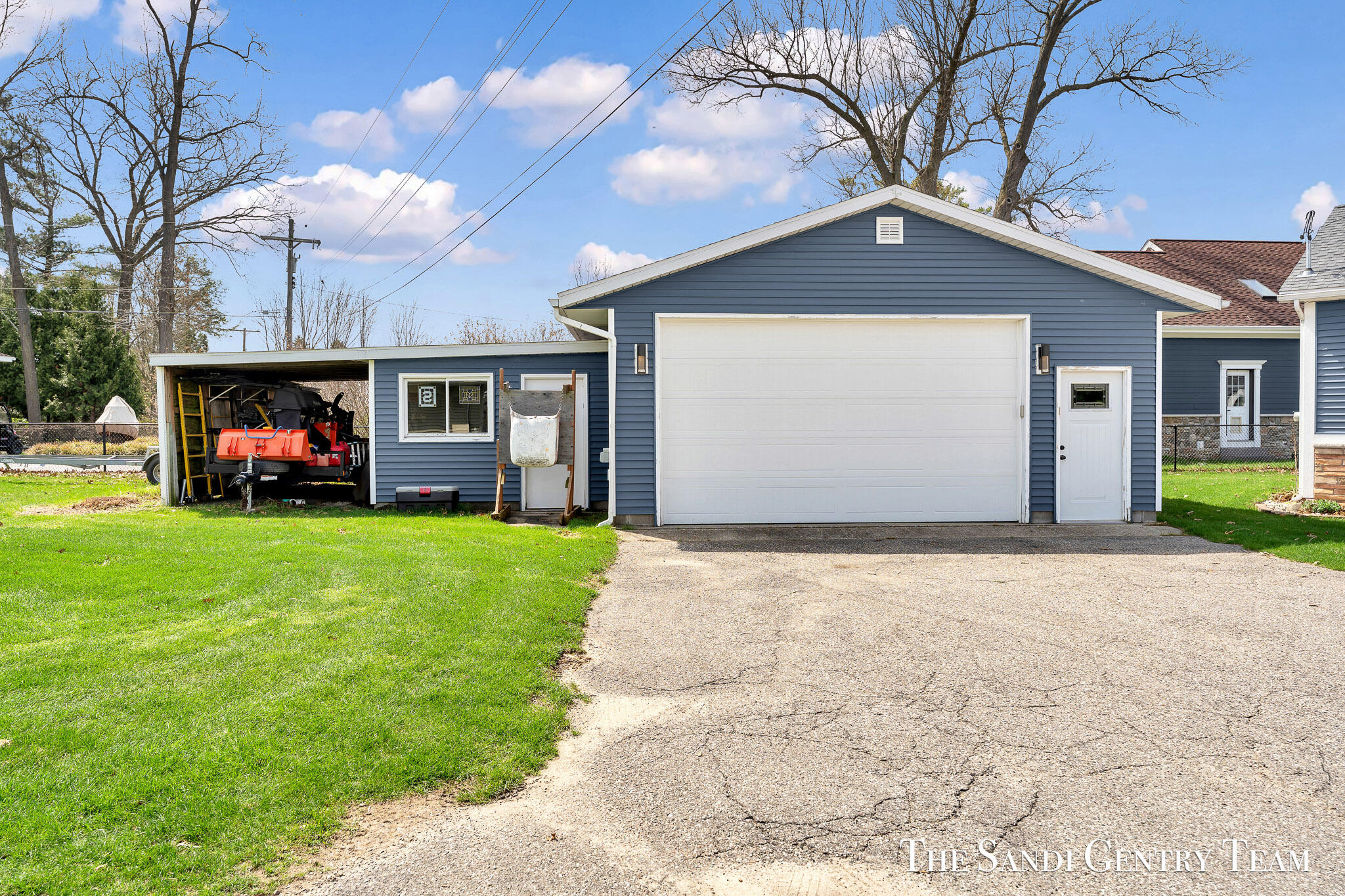 Fruitport, Michigan, 49415, United States, 4 Bedrooms Bedrooms, ,4 BathroomsBathrooms,Residential,Active,2041724
