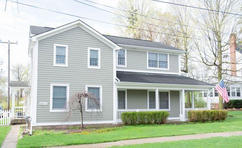 Photo of 33315 Shiawassee Street, Farmington, MI 48336 (MLS # 26017595)