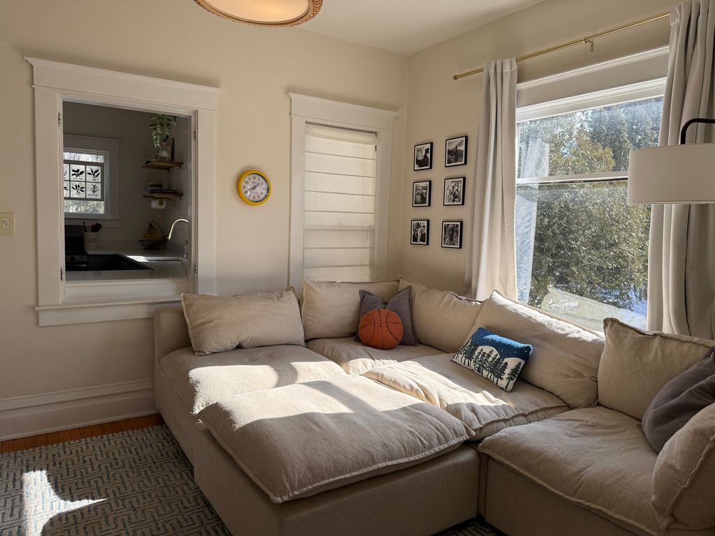 Photo of 210 N Kalamazoo Avenue, Marshall, MI 49068 (MLS # 26005702)