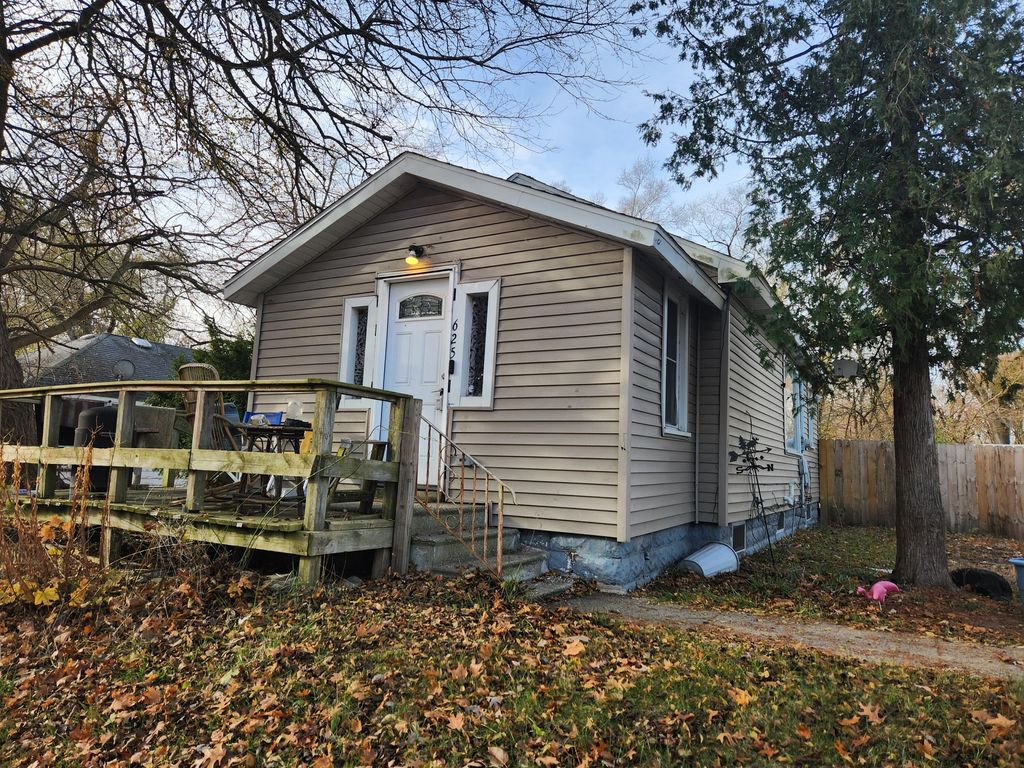 Photo of 625 S Getty Street, Muskegon, MI 49442 (MLS # 25059707)