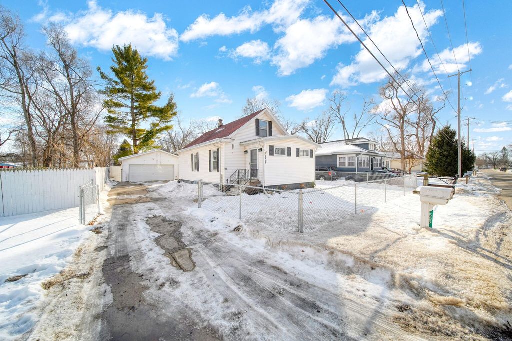 Photo of 509 E Bird Street, Jackson, MI 49203 (MLS # 26005553)