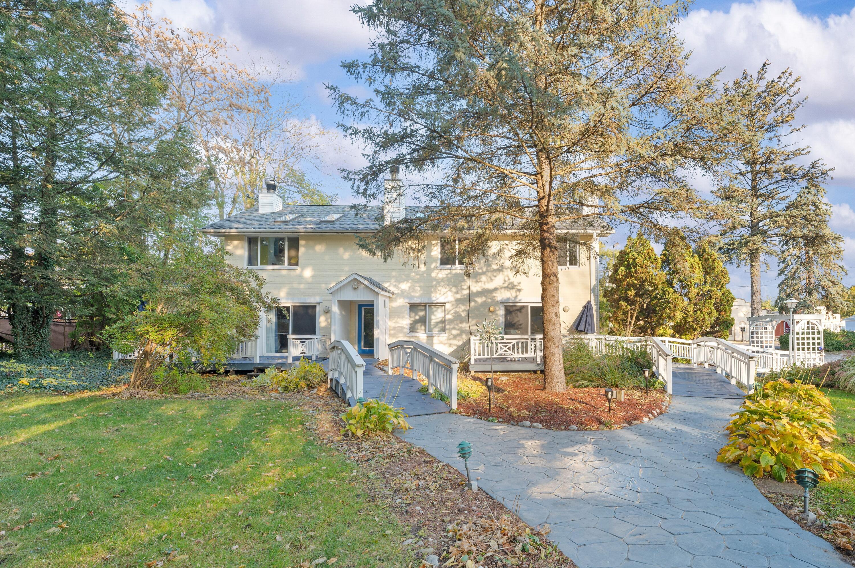 231 E Buffalo Street