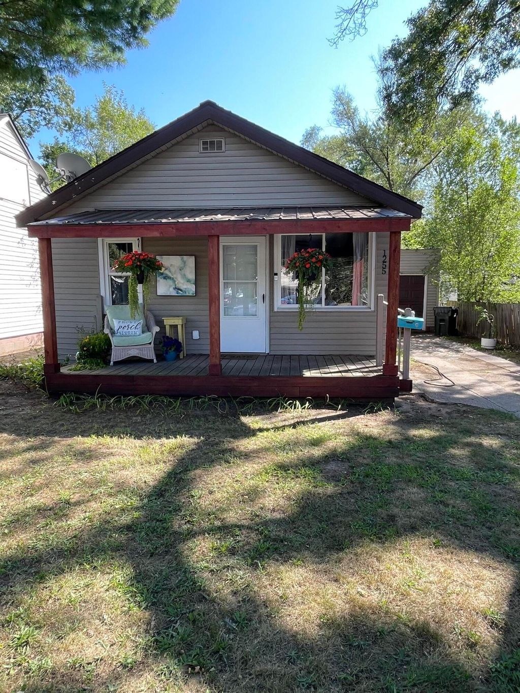 Photo of 1255 Langeland Avenue, Muskegon, MI 49442 (MLS # 25045517)