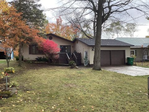 Photo of 313 Eastland Drive, Leroy, MI 49655 (MLS # 25055185)