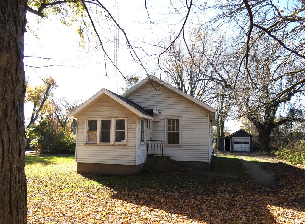 Photo of 1146 Coolidge Avenue, Benton Harbor, MI 49022 (MLS # 25058569)