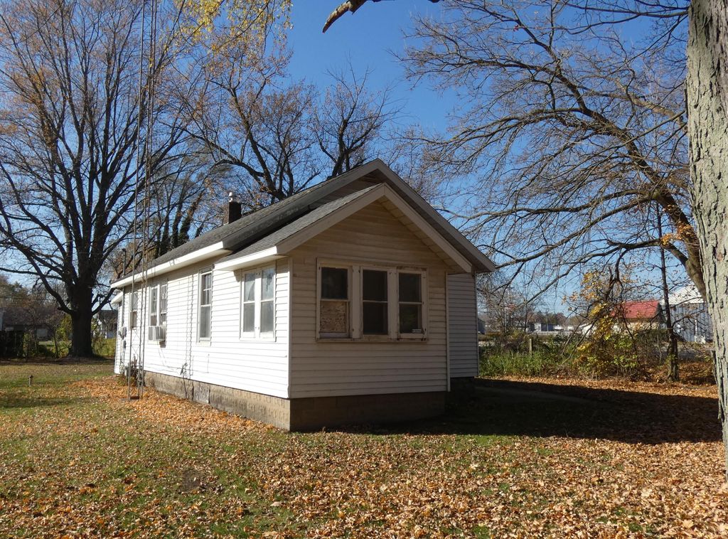 Photo of 1146 Coolidge Avenue, Benton Harbor, MI 49022 (MLS # 25058569)