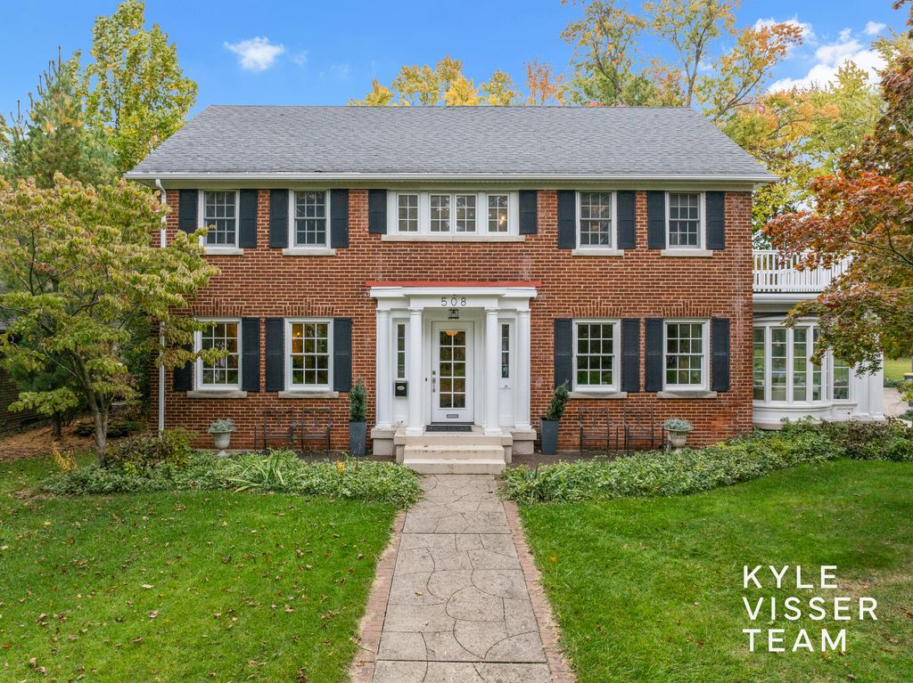 Photo of 508 Cambridge Boulevard SE, East Grand Rapids, MI 49506 (MLS # 26005751)