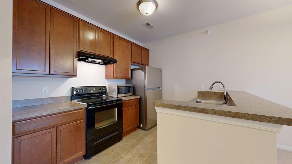 Photo of 1014 W Summerfield Glen Circle, Ann Arbor, MI 48103 (MLS # 26005217)