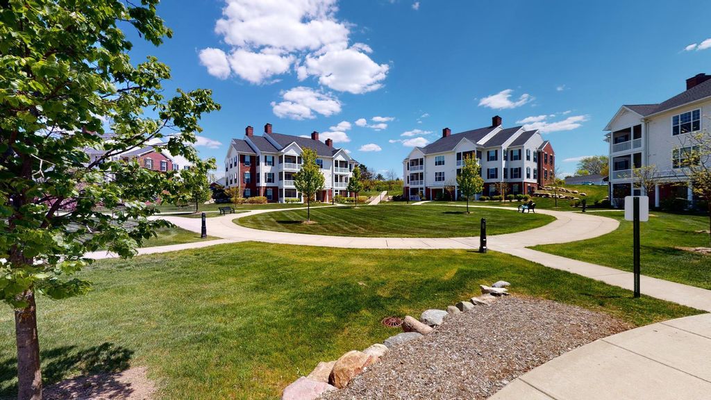 Photo of 1014 W Summerfield Glen Circle, Ann Arbor, MI 48103 (MLS # 26005217)