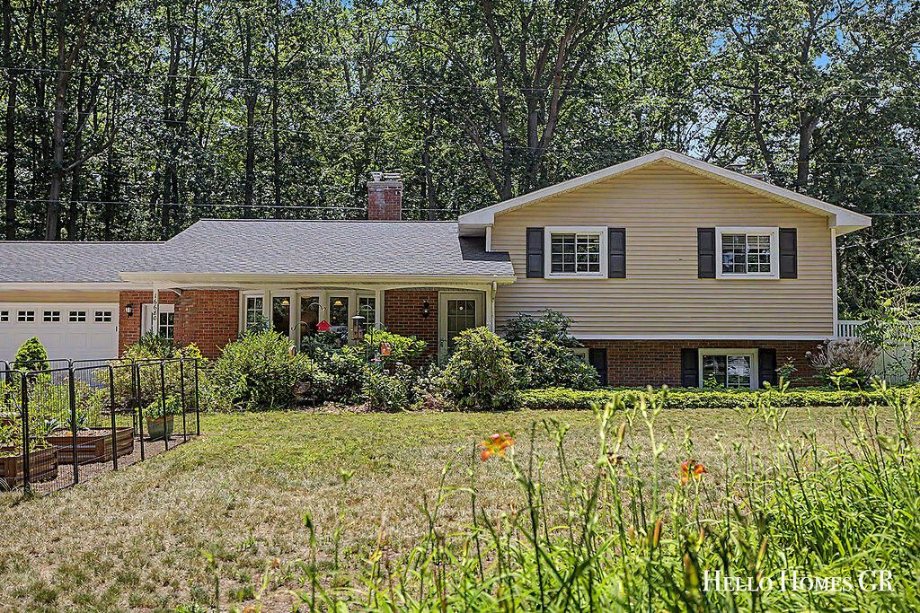Photo of 16680 Quincy Street, Holland, MI 49424 (MLS # 26033641)