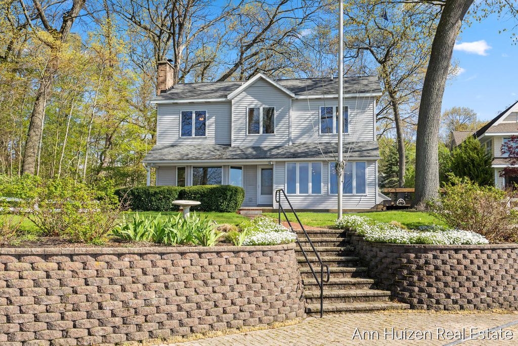 Photo of 786 N Shore Drive, Holland, MI 49424 (MLS # 26019334)