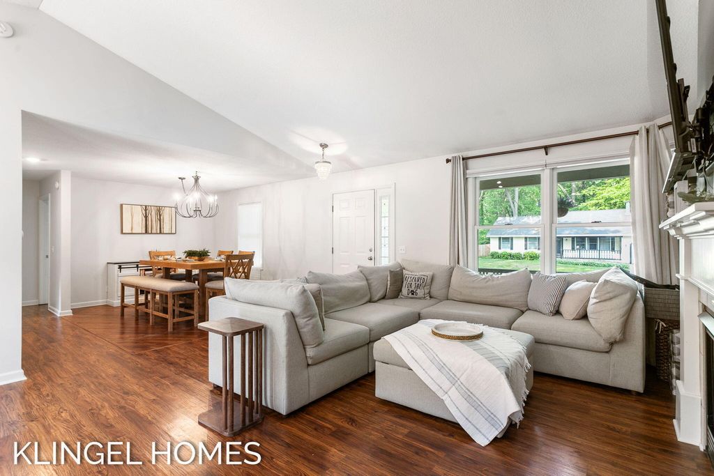 Photo of 15914 Fern Avenue, Spring Lake, MI 49456 (MLS # 25026620)