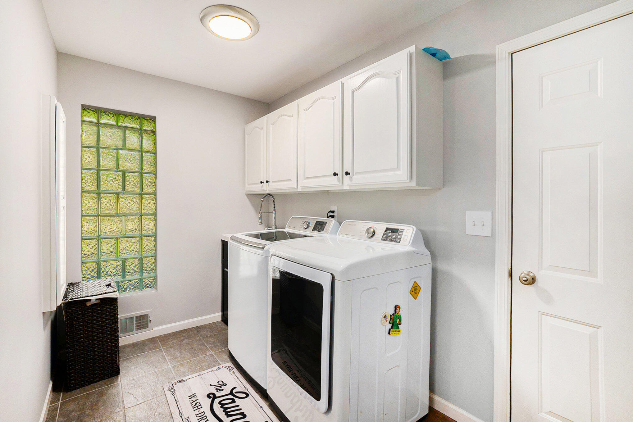 Washington, Michigan 48094, United States, 4 Bedrooms Bedrooms, ,5 BathroomsBathrooms,Residential,Active,193929