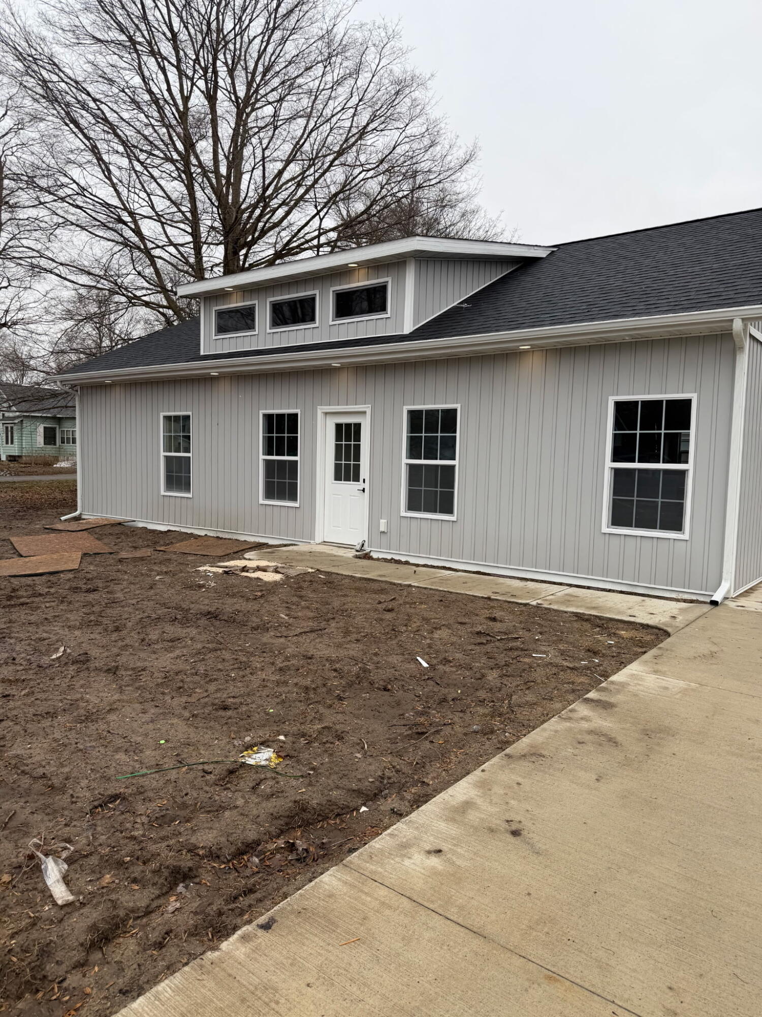 Photo 1 of 23 — 100 N Mill Street, Dowagiac, MI 49047