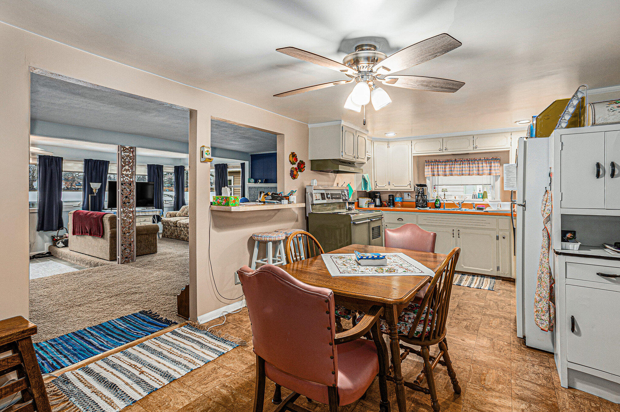 Colon, Michigan 49040, United States, 2 Bedrooms Bedrooms, ,1 BathroomBathrooms,Residential,Pending,4588